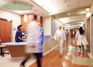 Identifica los atributos de calidad en los Servicios de Salud